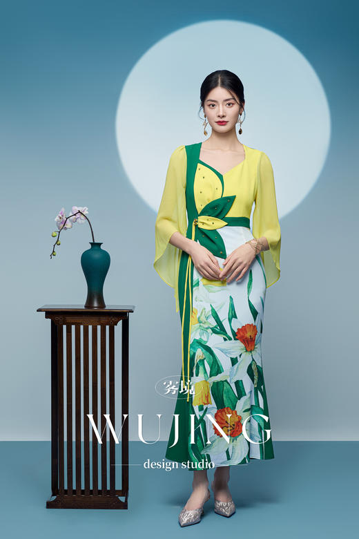 3205125 浮岚暖翠 进口纹理蜂窝缎定位印花/韩国进口水晶乔其纱连衣裙 雾境 商品图1