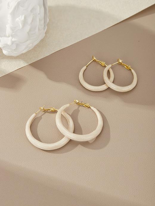 Oflye潮流饰品   新品新款杏色温柔耳圈耳环气质百搭简约春夏女耳饰品 商品图3