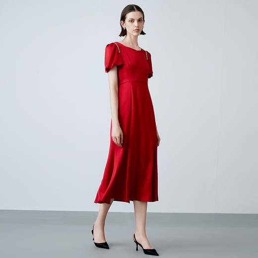 EITIE爱特爱夏季新品时尚优雅泡泡袖修身礼服连衣裙7877505 商品图3