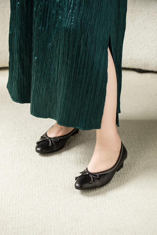 【小香风定制单鞋】现货！专属定制【香港设计师专定单鞋】无同款！匹配专柜5000【花粉专属】匠心春夏女鞋 原创高定款，从去年设计到今年出款！小香风经典款女单鞋优雅蝴蝶结，不掉跟不磨脚 商品图6