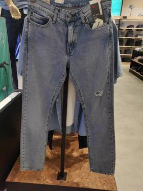 LEVIS男士牛仔裤045115832（有点色差，不退不换）