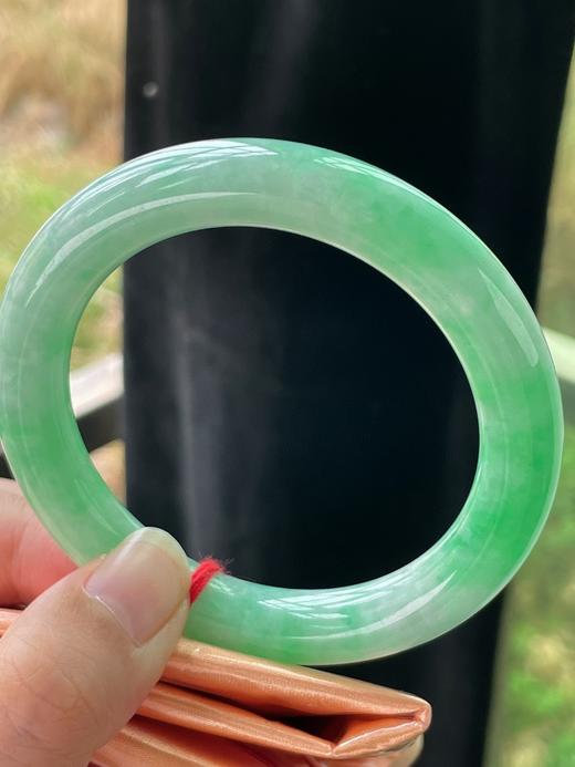 56圆条翡翠手镯 商品图3