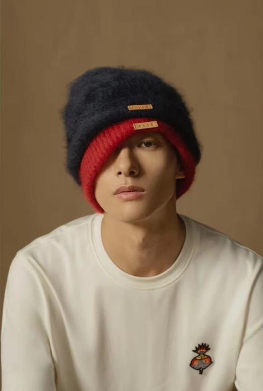 爆仓48小时内发货！【高质感重磅纯棉】2025新春“福寿三多”情侣短袖 直筒版型+石榴刺绣设计 简约百搭 舒适透气 男女同款 商品图9