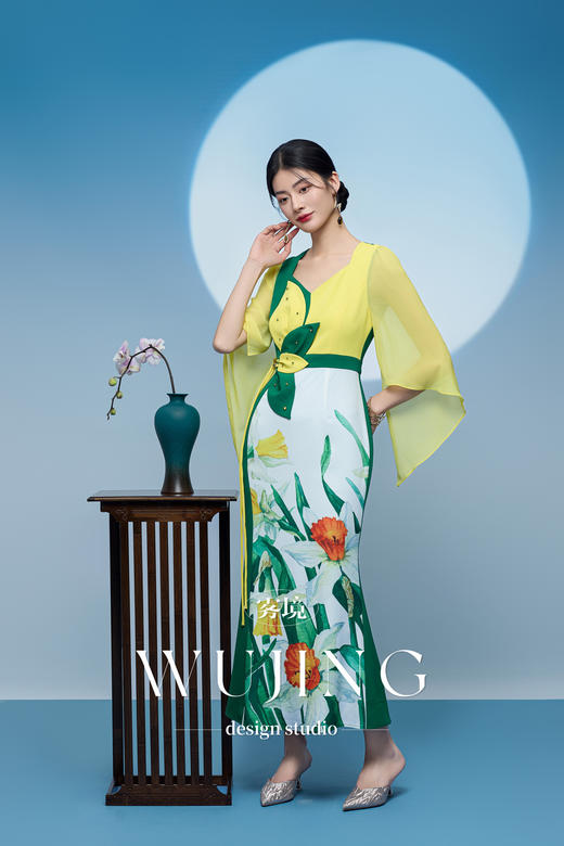 3205125 浮岚暖翠 进口纹理蜂窝缎定位印花/韩国进口水晶乔其纱连衣裙 雾境 商品图5