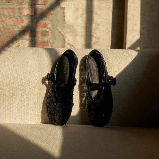 FAYTOBE 山茶花玛丽珍25春款圆头网纱一字扣单鞋透气珠片平底鞋女 商品图4