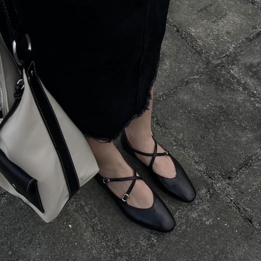ROAADN 复古法式杏仁头羊皮交叉带内增高玛丽珍女鞋 511 商品图6