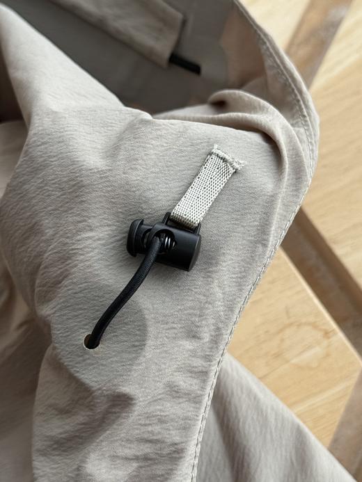 点此购买 始祖鸟春秋季男士全压胶轻量化薄款透气速干衣外套 jj 313450 商品图13