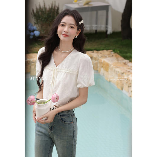 鹿向南「白茶少女」米白色蕾丝设计感上衣女夏新款法式短袖衬衫 商品图4