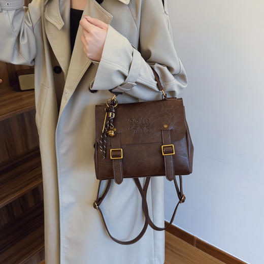 【品质包包 | BFAG.Profit 女士包包合集】装饰精致配色百搭不沉闷， 皮面手感细腻耐磨质感满满，握感舒适，即使长时间手提也不会感到勒手，款式多多从甜美可爱风到优雅气质范，总有一款能击中你的心 商品图8