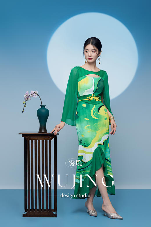 3205112 浮岚暖翠 进口醋酸缎/韩国进口水晶乔其纱/进口纹理蜂窝缎连衣裙 雾境 商品图1