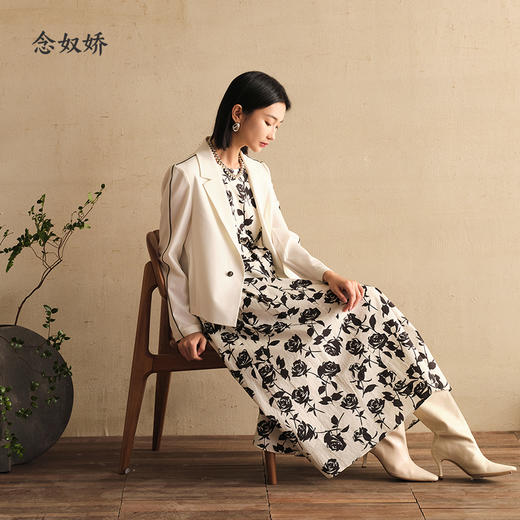 【商场同款】CND5367 “ 玫瑰剪影裙 ” 亲肤舒适 轻盈而坚韧 花型连衣裙 商品图4