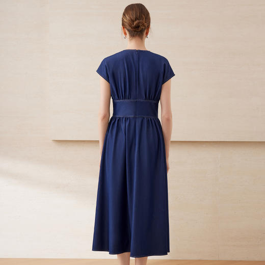 【复古牛仔V领长裙】EITIE爱特爱温柔腰封显瘦连衣裙2025夏季新款B2507638 商品图4