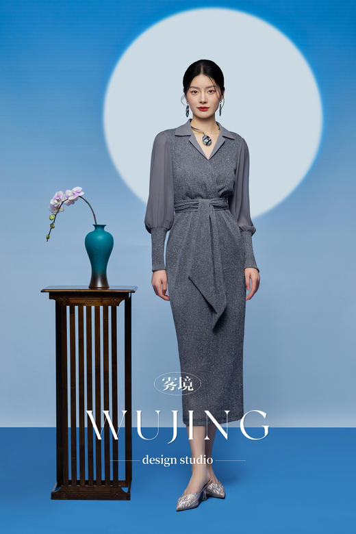 3205184 烟岚云岫 重工烫钻植绒弹力料/韩国进口水晶乔其纱连衣裙 雾境 商品图2