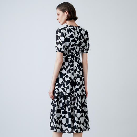 EITIE爱特爱夏款新品V领显瘦高腰印花连衣裙7807514 商品图4