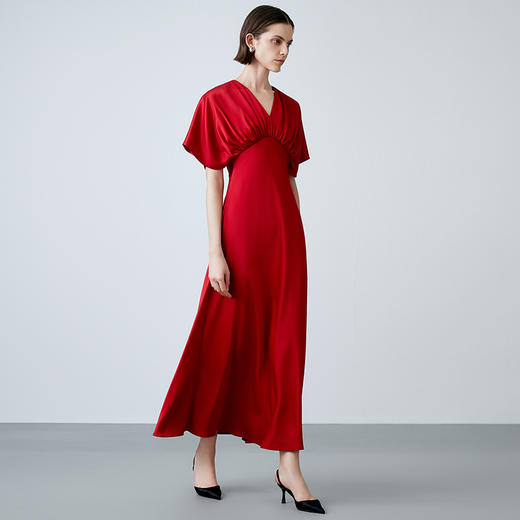 EITIE爱特爱夏季新款气质大方洋气显瘦高腰连衣裙礼服7877512 商品图2