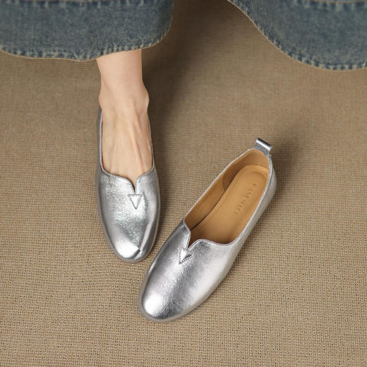 【预售5天】巨软~真皮圆头一脚蹬乐福鞋女春夏法式复古平底鞋百搭单鞋HB&6608 商品图1