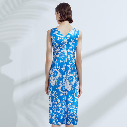 EITIE爱特爱夏季新款时尚减龄无袖修身印花连衣裙女7807507 商品图4