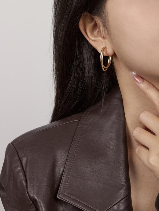 Oflye潮流饰品  简约冷淡风双圈大耳环女新款气质高级设计感时尚百搭耳钉耳饰 商品图4