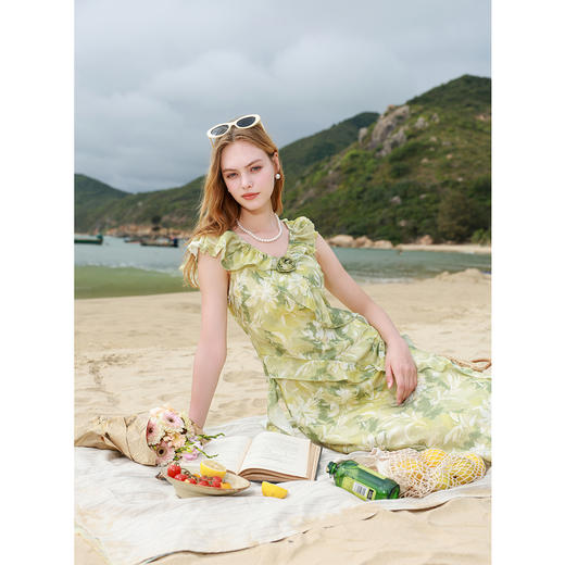 三彩2025夏季新款荷叶边连衣裙斜裁收腰长裙A字裙氛围感M 商品图3