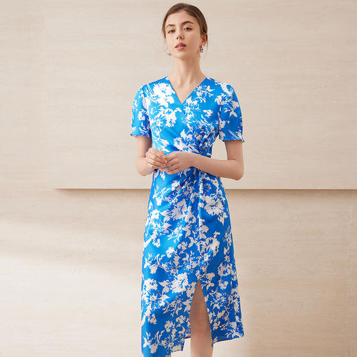 EITIE爱特爱夏装新款国风印花V领收腰开叉显瘦连衣裙2025夏季新款B2507634 商品图1