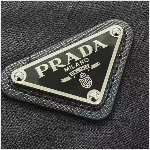 PLD暗纹提花 胸口三角标Logo徽标黑色圆领短袖T恤 商品图5