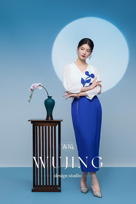 3205045 青花古韵 进口纹理蜂窝缎/韩国进口水晶乔其纱连衣裙 雾境 商品图3