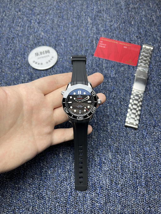 欧米茄VS海马300米系列 原装开模 黑海马
款式：男士潜水腕表 商品图0