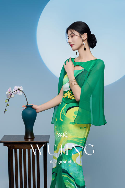 3205112 浮岚暖翠 进口醋酸缎/韩国进口水晶乔其纱/进口纹理蜂窝缎连衣裙 雾境 商品图2