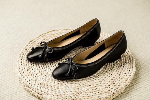 【小香风定制单鞋】现货！专属定制【香港设计师专定单鞋】无同款！匹配专柜5000【花粉专属】匠心春夏女鞋 原创高定款，从去年设计到今年出款！小香风经典款女单鞋优雅蝴蝶结，不掉跟不磨脚 商品图8