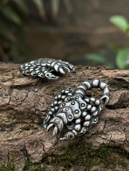 多种圣物融合的忿怒莲师九头铁蝎挂件随赠挂绳 商品图0