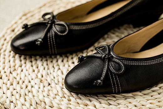 【小香风定制单鞋】现货！专属定制【香港设计师专定单鞋】无同款！匹配专柜5000【花粉专属】匠心春夏女鞋 原创高定款，从去年设计到今年出款！小香风经典款女单鞋优雅蝴蝶结，不掉跟不磨脚 商品图9