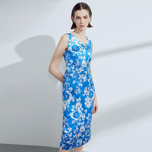 EITIE爱特爱夏季新款时尚减龄无袖修身印花连衣裙女7807507 商品图2