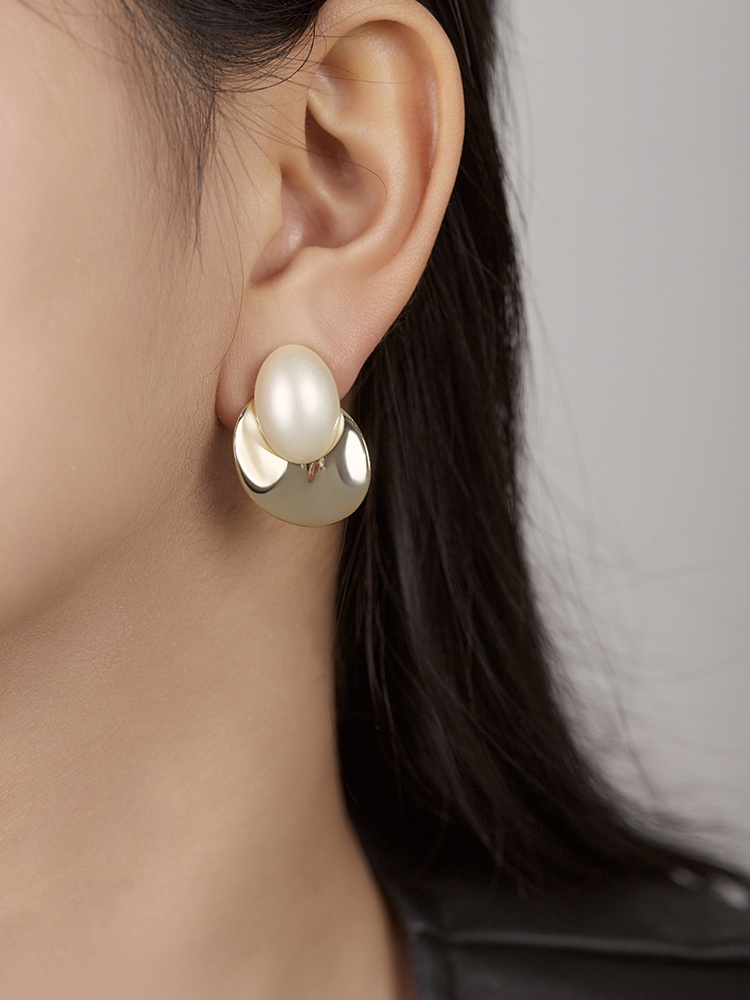 Oflye潮流饰品  欧美金属圆片珍珠耳钉新款潮小众设计感高级轻奢气质耳坠女
