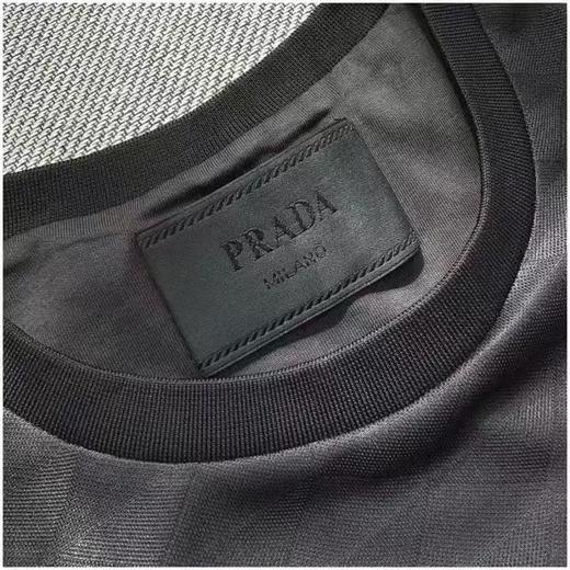 PLD暗纹提花 胸口三角标Logo徽标黑色圆领短袖T恤 商品图4