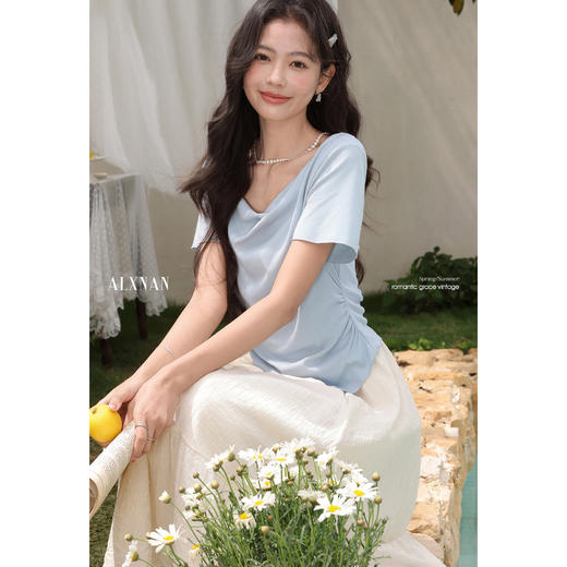 【65折秒杀】鹿向南「奶蓝泡芙」蓝色宽松T恤夏季新款设计感时尚荡领上衣女L53866 商品图1