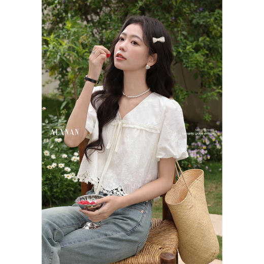 鹿向南「白茶少女」米白色蕾丝设计感上衣女夏新款法式短袖衬衫 商品图2
