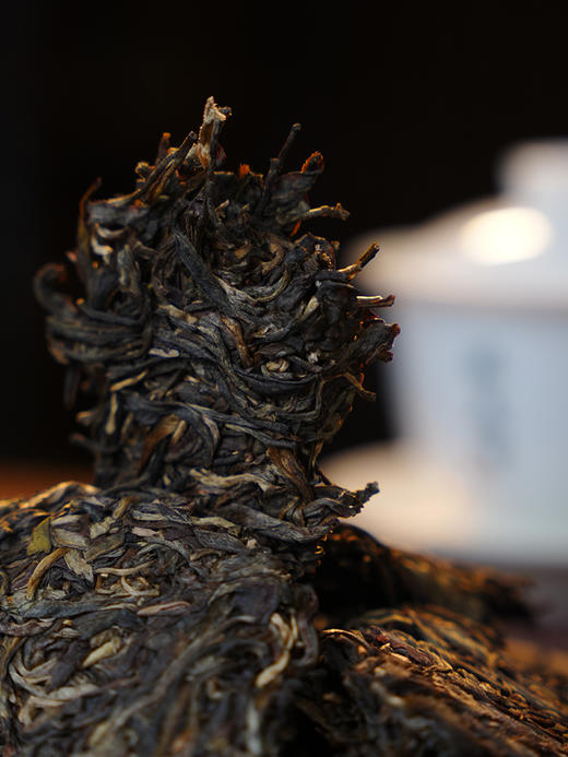 【私藏高货】【十年陈缅甸班章王】2015年春茶布朗山班章 边境古茶园普洱生茶撬饼 紫砂罐装250g 商品图1