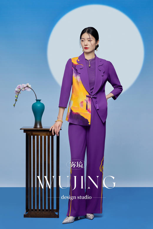 3205272 紫金梦雨 进口纹理蜂窝印花缎外套 雾境 商品图3