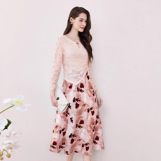 全新升级【铂金会员220/天猫299/差价79】(15130)粉色假两件气质连衣裙春季2025新款蕾丝印花度假风裙子 商品图2