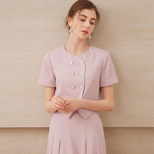 EITIE爱特爱气质双排扣优雅套装短款显瘦短袖外套上衣夏新款B2503608 商品图3