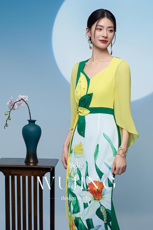 3205125 浮岚暖翠 进口纹理蜂窝缎定位印花/韩国进口水晶乔其纱连衣裙 雾境 商品图4