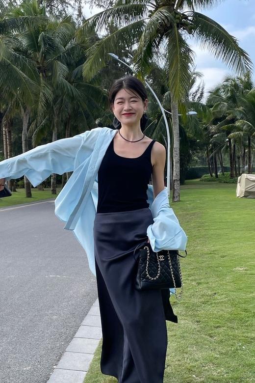 Le Malene 深灰色优雅贵气光泽感半裙 20150 商品图4