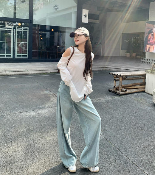 老米优品🎈3-5天。简约慵懒范儿~《小露肩设计防晒tee》薄软亲肤，自带空气感~ T250327B  下架 商品图4