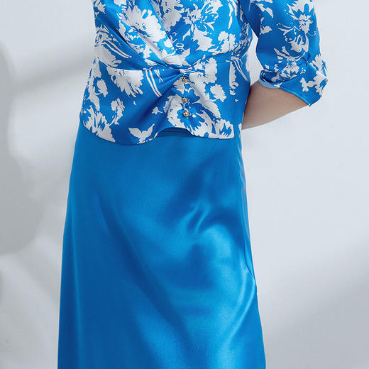 EITIE爱特爱夏季新款时尚百搭通勤显瘦垂感A字半身裙女裙7806502 商品图3