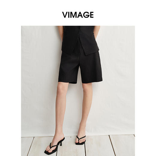 VIMAGE纬漫纪高腰时尚修身直筒黑色休闲短裤夏季新款V2305913 商品图2