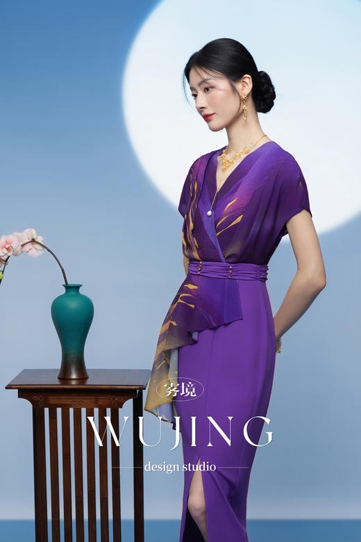 3205277 紫金梦雨 进口蜂窝缎/韩国进口水晶乔其纱连衣裙 雾境 商品图2