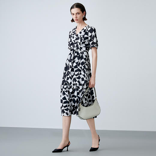 EITIE爱特爱夏款新品V领显瘦高腰印花连衣裙7807514 商品图1