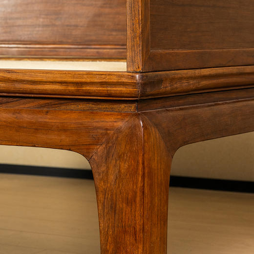 明 黄花梨独板三围屏罗汉床（售价1220万） 商品图4