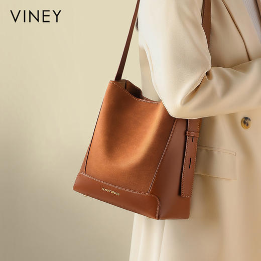 牛皮水桶包 | VINEY 2025新款斜挎女包磨砂牛皮大容量通勤单肩包 商品图1