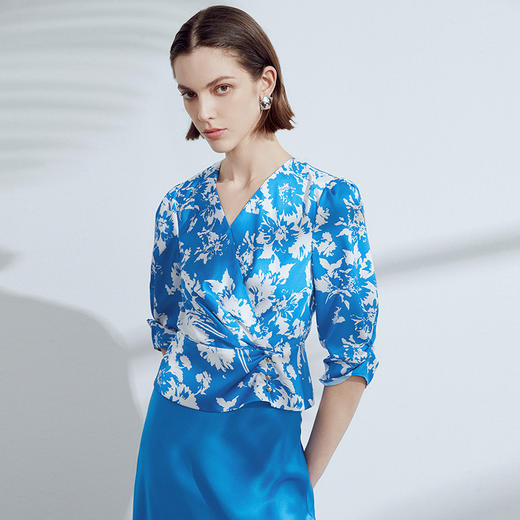 EITIE爱特爱夏季新款修身显瘦百搭印花小上衣7813504 商品图1